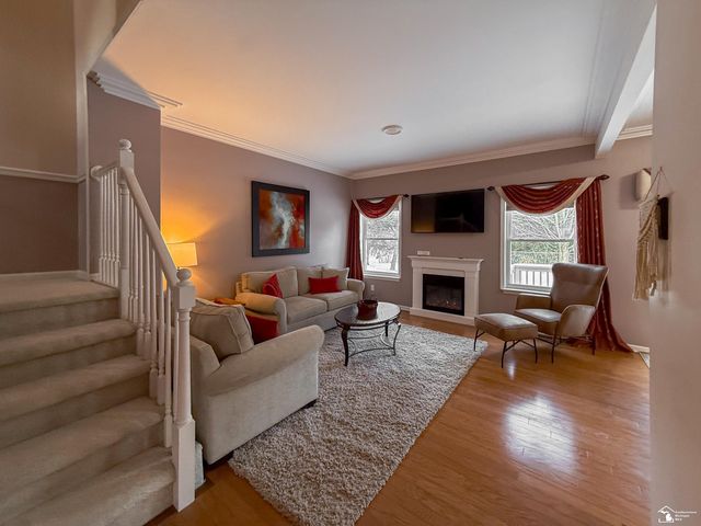 22901 Woodcreek Drive 61, Taylor, MI 48180