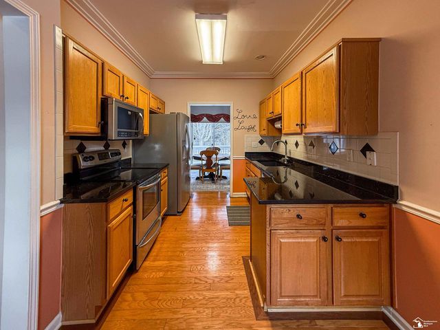 22901 Woodcreek Drive 61, Taylor, MI 48180