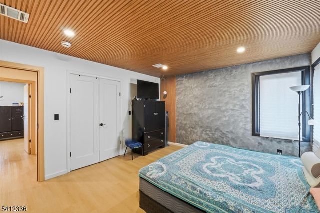 32 Luhman Ter, Secaucus Town, NJ 07094