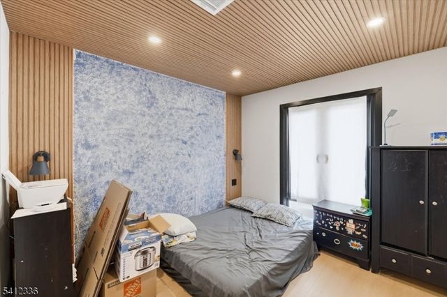 32 Luhman Ter, Secaucus Town, NJ 07094