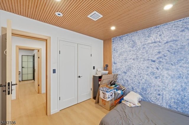 32 Luhman Ter, Secaucus Town, NJ 07094