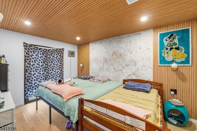 32 Luhman Ter, Secaucus Town, NJ 07094