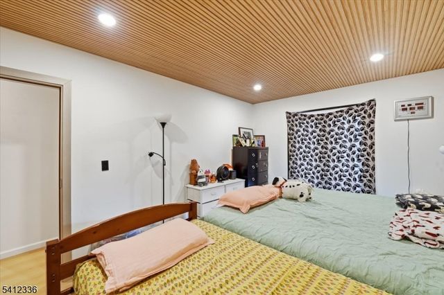 32 Luhman Ter, Secaucus Town, NJ 07094