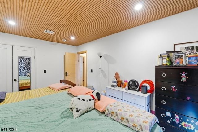 32 Luhman Ter, Secaucus Town, NJ 07094