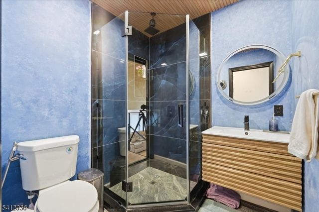 32 Luhman Ter, Secaucus Town, NJ 07094