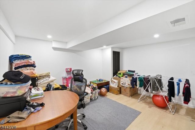 32 Luhman Ter, Secaucus Town, NJ 07094