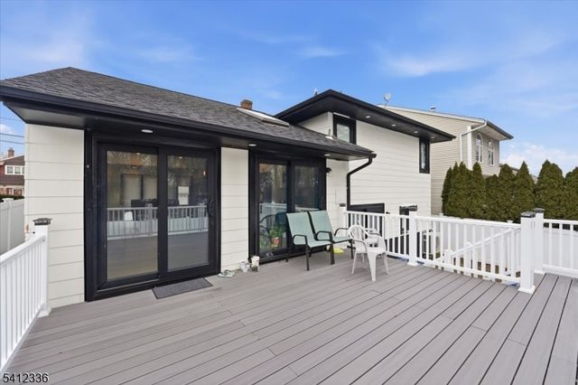 32 Luhman Ter, Secaucus Town, NJ 07094