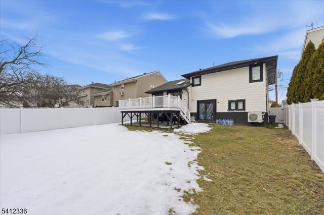 32 Luhman Ter, Secaucus Town, NJ 07094