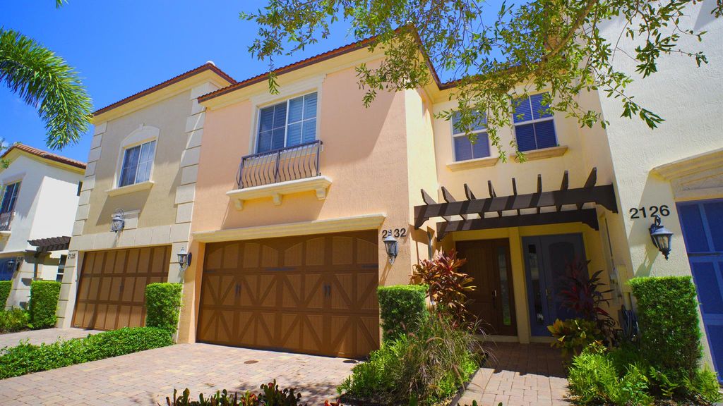 2132 Foxtail View Court, West Palm Beach, FL 33411