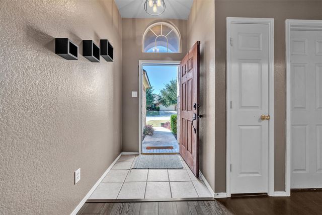 704 Dickerson Lane, Mansfield, TX 76063