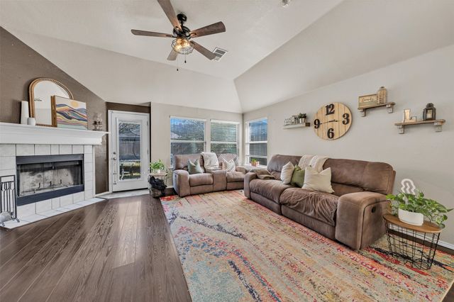 704 Dickerson Lane, Mansfield, TX 76063