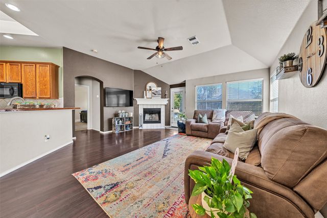 704 Dickerson Lane, Mansfield, TX 76063