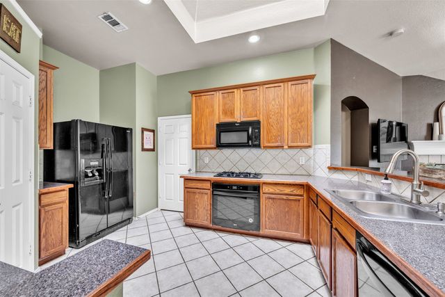 704 Dickerson Lane, Mansfield, TX 76063