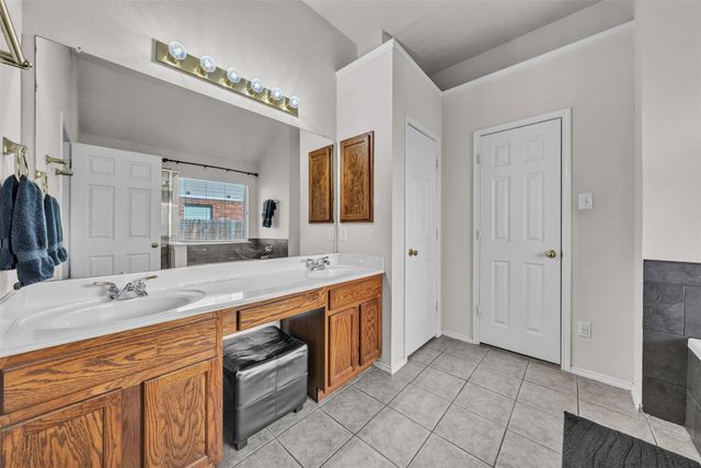 704 Dickerson Lane, Mansfield, TX 76063