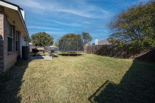 704 Dickerson Lane, Mansfield, TX 76063