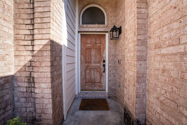 704 Dickerson Lane, Mansfield, TX 76063