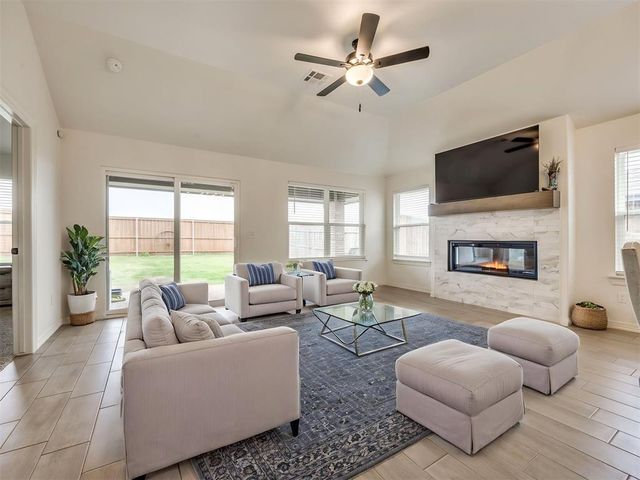 12009 NW 121st Circle, Yukon, OK 73099