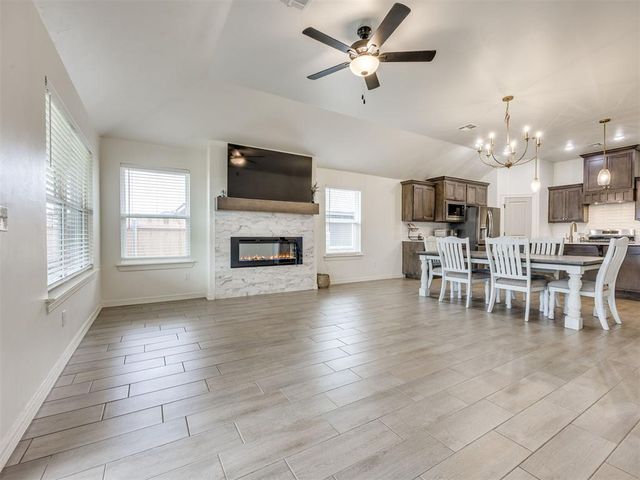 12009 NW 121st Circle, Yukon, OK 73099