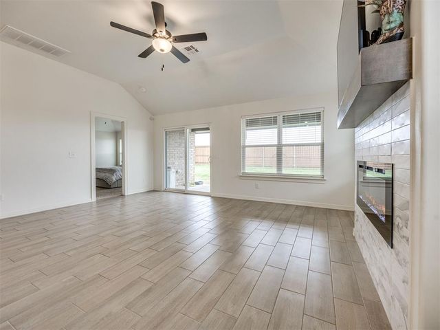 12009 NW 121st Circle, Yukon, OK 73099