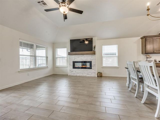 12009 NW 121st Circle, Yukon, OK 73099