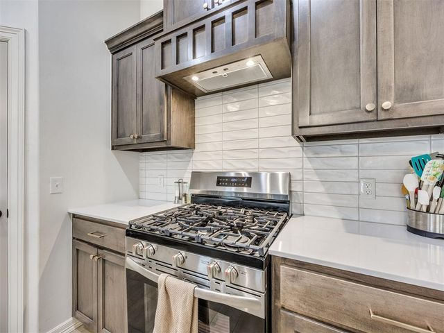 12009 NW 121st Circle, Yukon, OK 73099