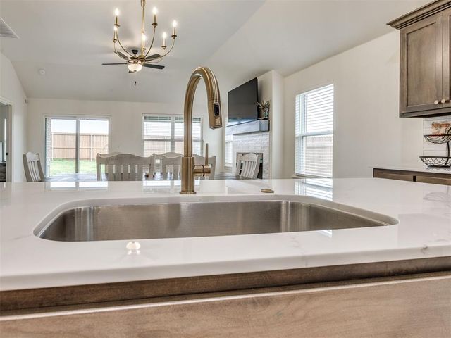 12009 NW 121st Circle, Yukon, OK 73099