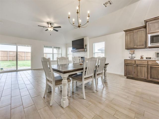 12009 NW 121st Circle, Yukon, OK 73099