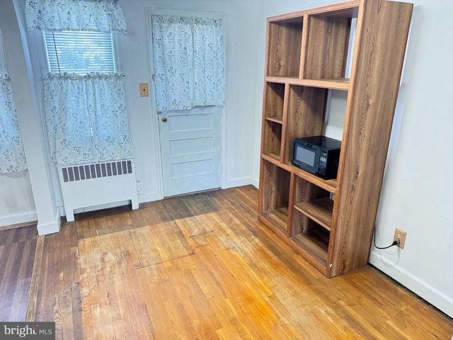 1221 HAVERHILL RD, Baltimore, MD 21229