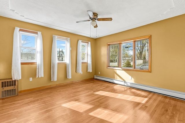 15 Tremont St, Stoneham, MA 02180