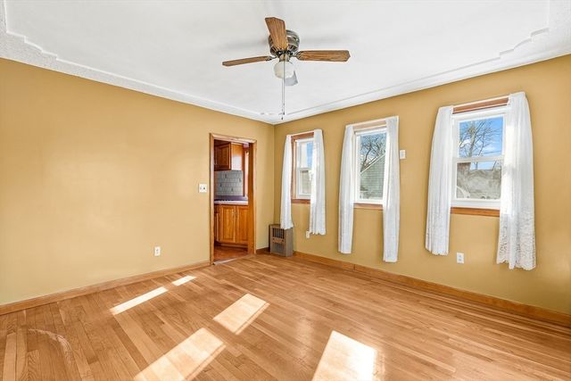 15 Tremont St, Stoneham, MA 02180