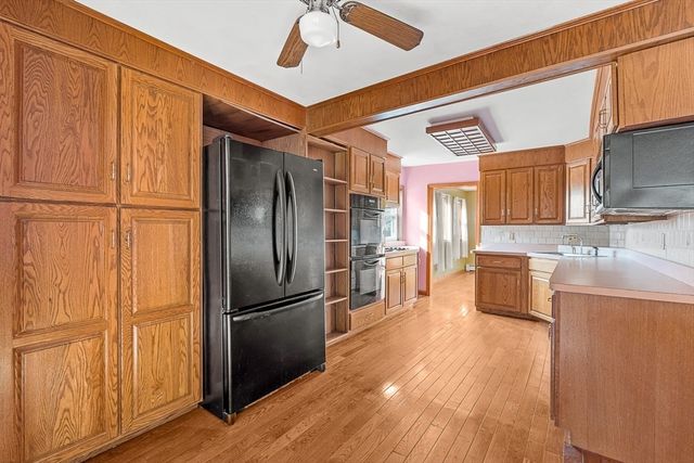 15 Tremont St, Stoneham, MA 02180