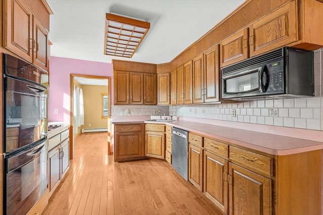 15 Tremont St, Stoneham, MA 02180