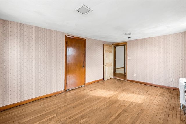 15 Tremont St, Stoneham, MA 02180