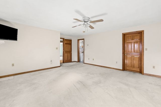 15 Tremont St, Stoneham, MA 02180