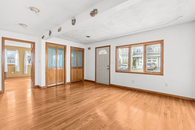 15 Tremont St, Stoneham, MA 02180