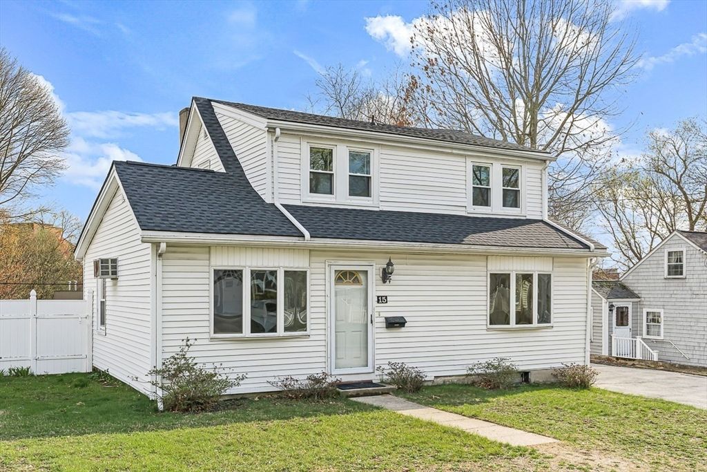 15 Tremont St, Stoneham, MA 02180