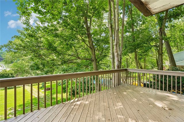 129 Green Forest Dr, Economy, PA 15005