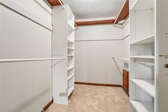 129 Green Forest Dr, Economy, PA 15005