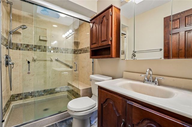 129 Green Forest Dr, Economy, PA 15005