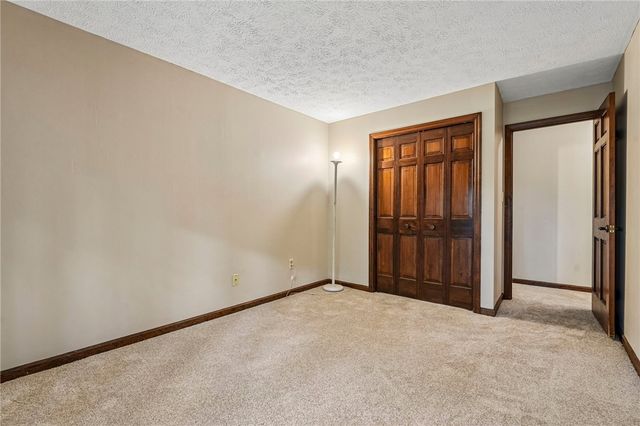 129 Green Forest Dr, Economy, PA 15005