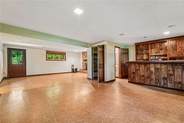 129 Green Forest Dr, Economy, PA 15005