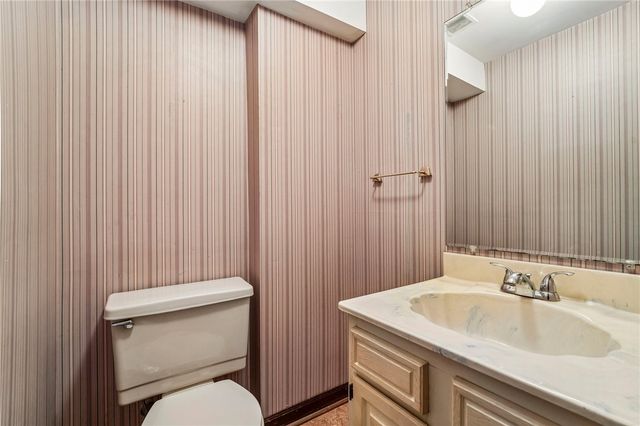 129 Green Forest Dr, Economy, PA 15005