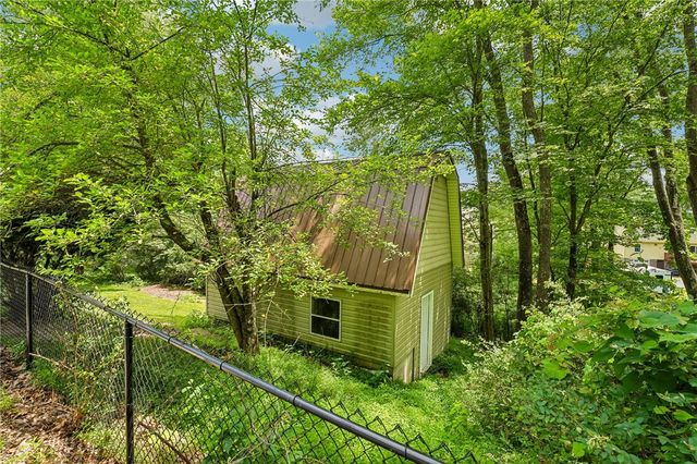 129 Green Forest Dr, Economy, PA 15005