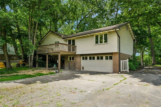 129 Green Forest Dr, Economy, PA 15005