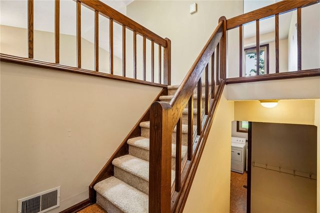 129 Green Forest Dr, Economy, PA 15005