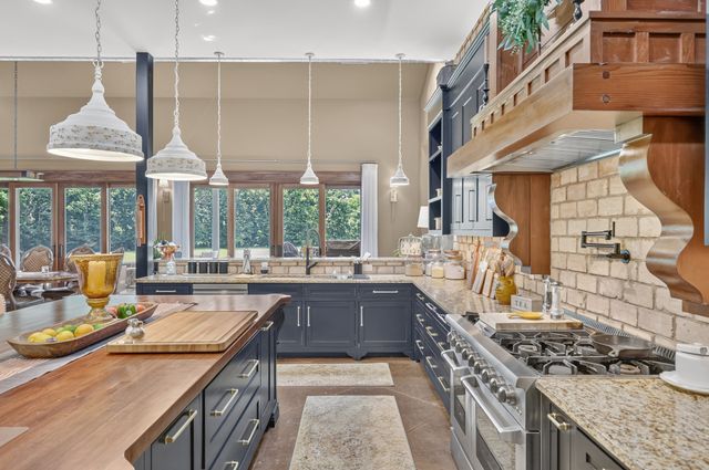 1213 Rock Church Rd, Dickson, TN 37055