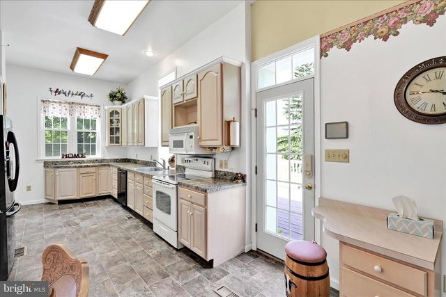 415 SNYDER SCHOOL RD, Bernville, PA 19506