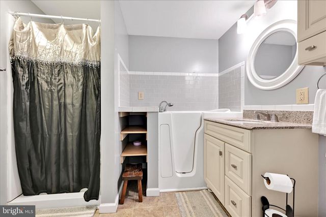 415 SNYDER SCHOOL RD, Bernville, PA 19506