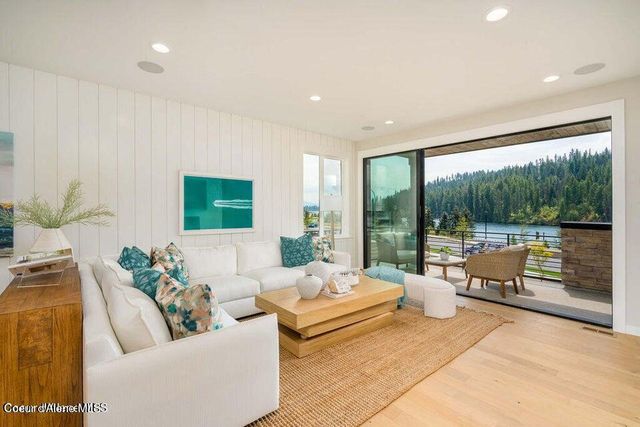 2925 N Heartwood RD, Coeur D'alene, ID 83814