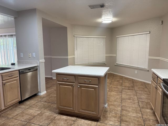 5663 Lovett Oaks, San Antonio, TX 78218